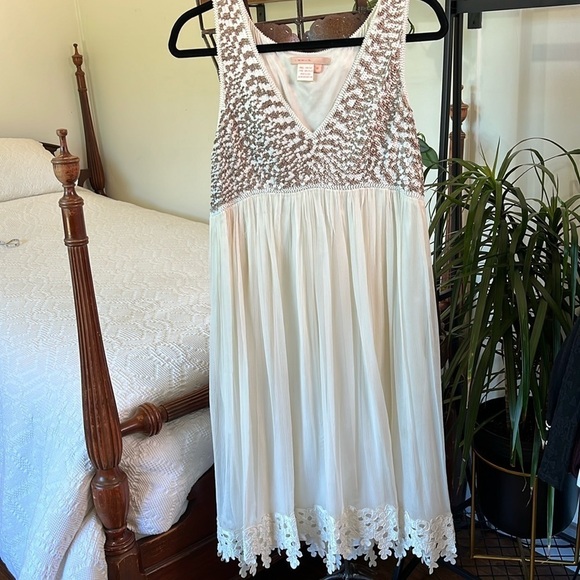 100% Silk White and Silver Sequin Dress - Picture 1 of 10